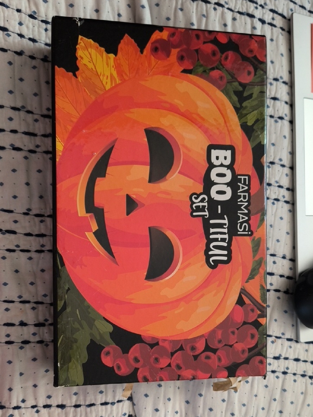 Farmasi Orange and Black Boo-tiful Skincare Set